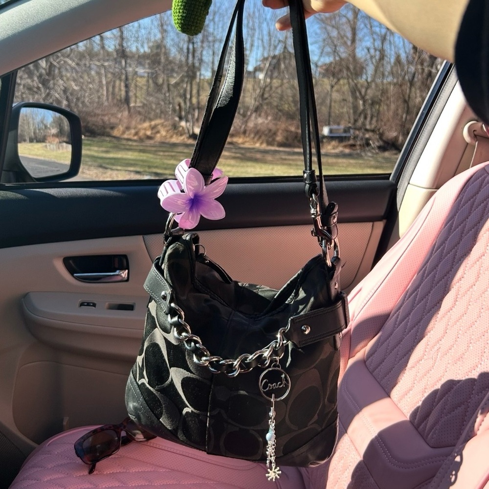 Coach Black Shoulder Bag chained - Picture 5 of 9